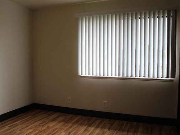 5th image of 501 E Birch Ave