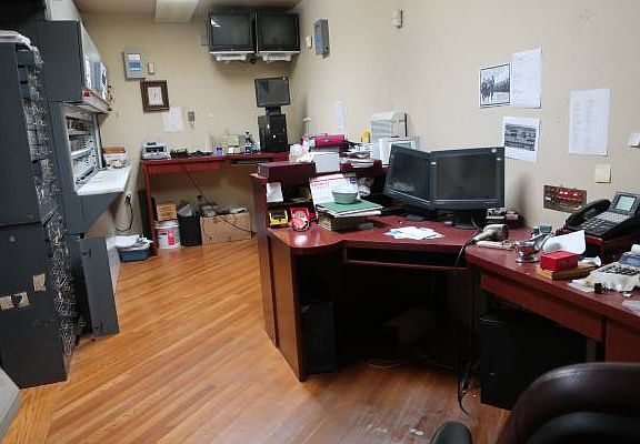 4th image of 4545 39th St