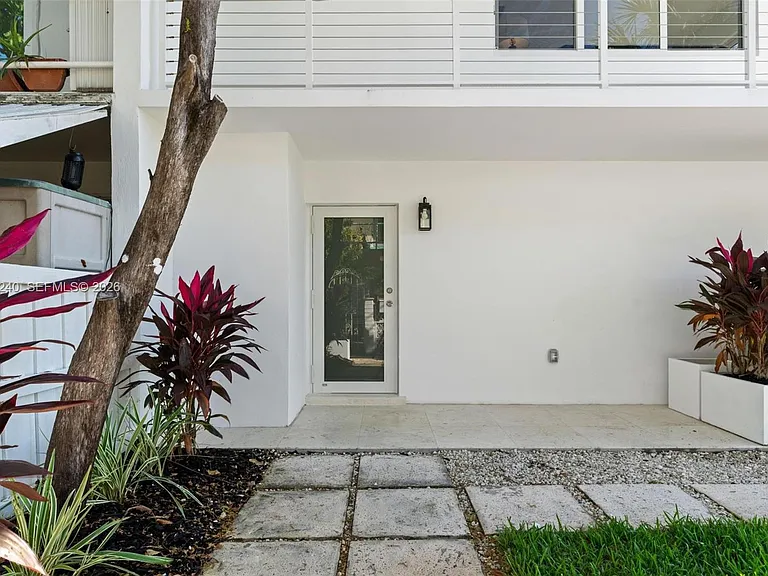 7286 Gary Ave — Photo 3