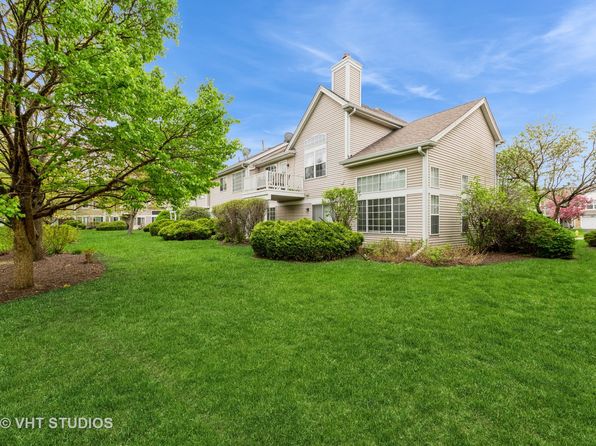169 Concord Ln, Carol Stream, IL 60188