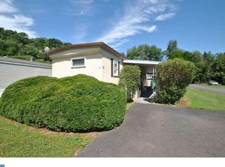 10 Red Cliff Village Ln, Upper Black Eddy, PA