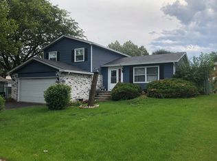 165 Carriage Dr, Carol Stream, IL 60188