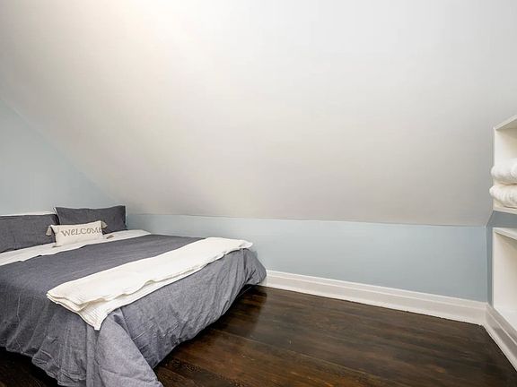 5th image of 2635 N Avers Ave #2