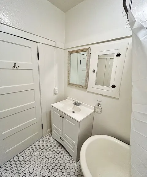 2004 C St #4 — Photo 8