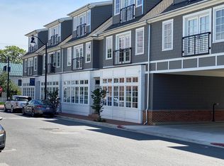 430 4th St UNIT 202, Annapolis, MD 21403