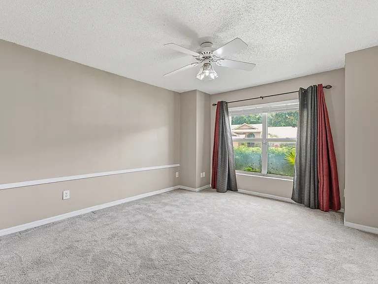 6513 Thoroughbred Loop — Photo 53
