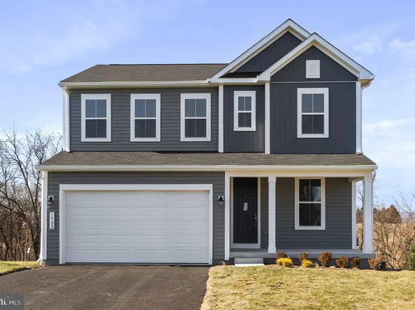 1522 Finch Dr, Chambersburg, PA 17202