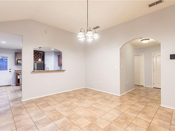 4th image of 3625 Prestwick St