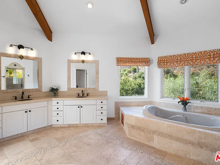 34136 Mulholland Hwy — Photo 20