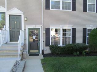 13 Chantilly Ln, Manalapan, NJ 07726