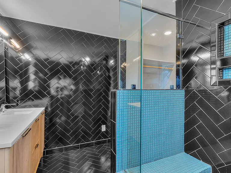 1915 Colonial Ave #6 — Photo 37