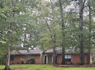 929 Merry Valley Dr, Columbus, MS 39705