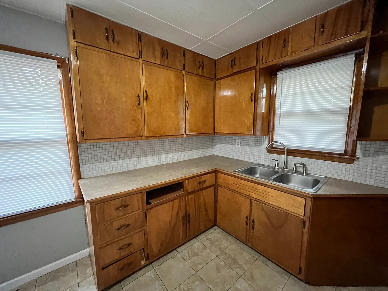 3 bed, 992 sqft, $1,400 — Photo 2