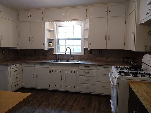 5th image of 114 N Vann St