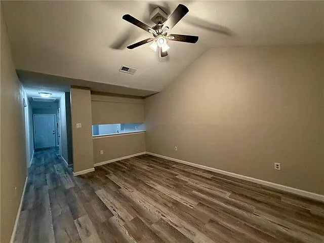 734 N Walnut St — Photo 6