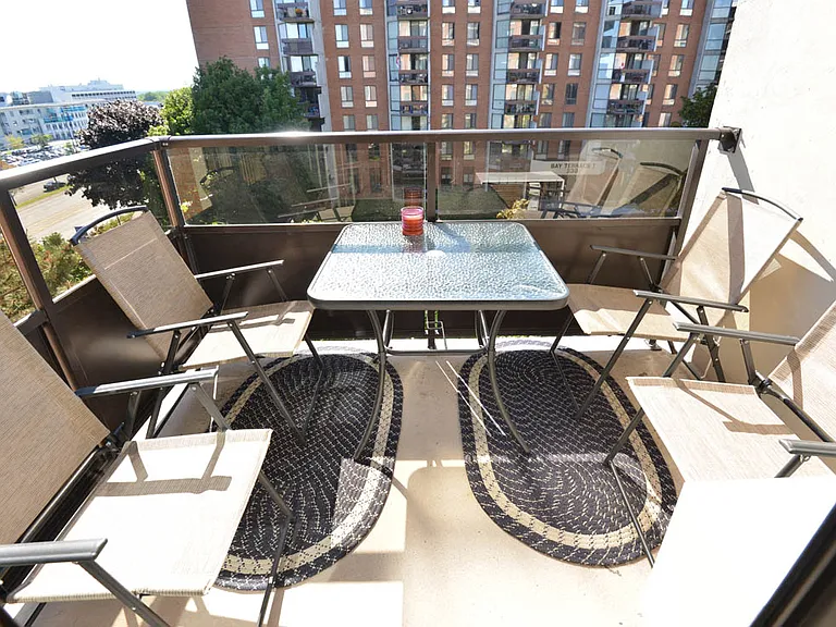 334 Dundas St E — Photo 11