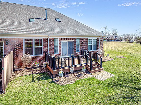 3rd image of 1581 Pinehurst Dr