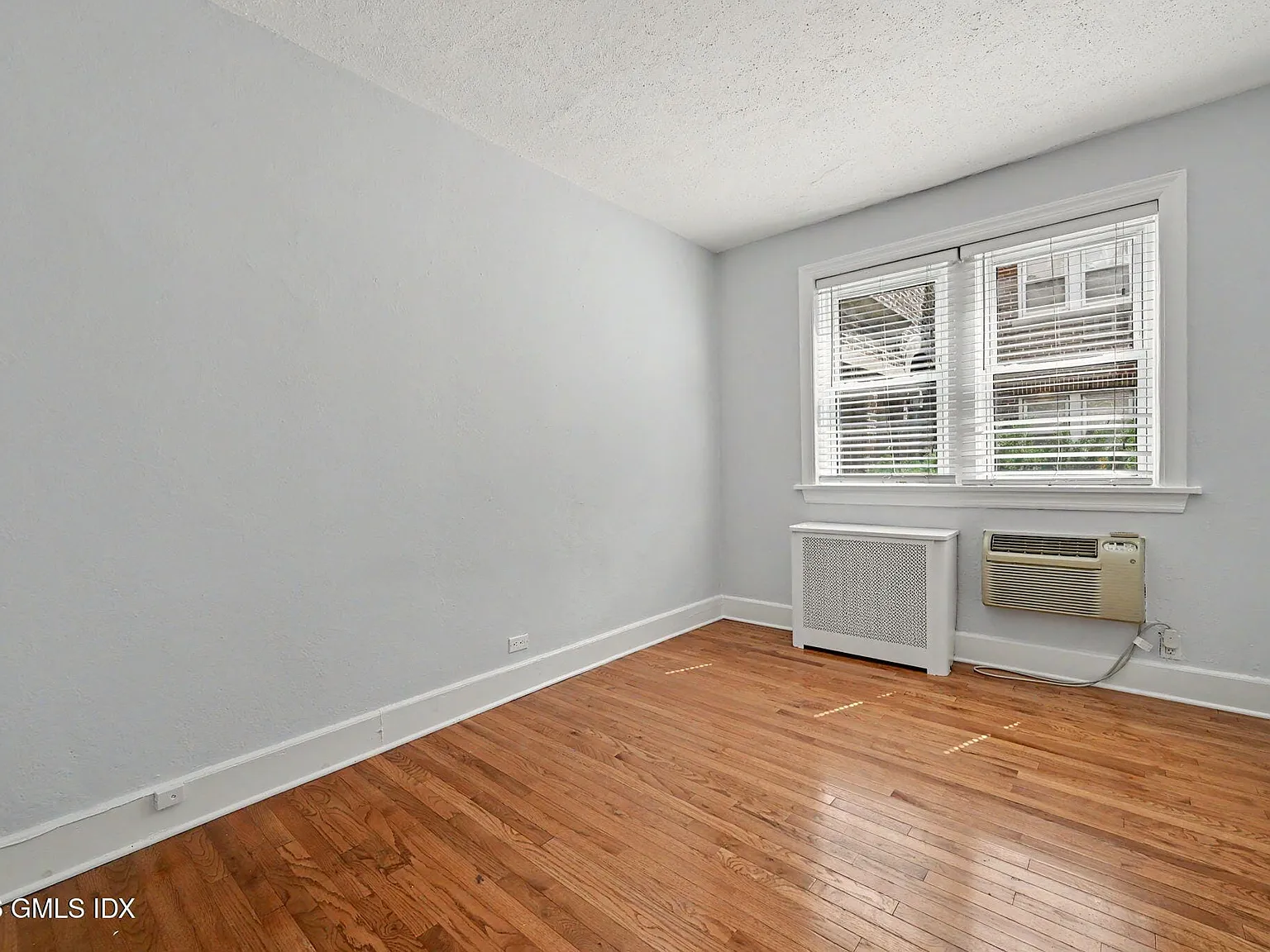 1 bed, 1.0 bath, 650 sqft, $2,200 — Photo 3