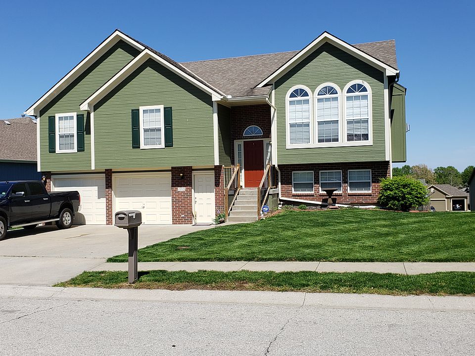 1st image of 713 NW Albatross Dr