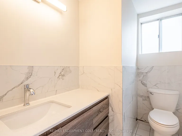 2433 1st St #9 — Photo 32