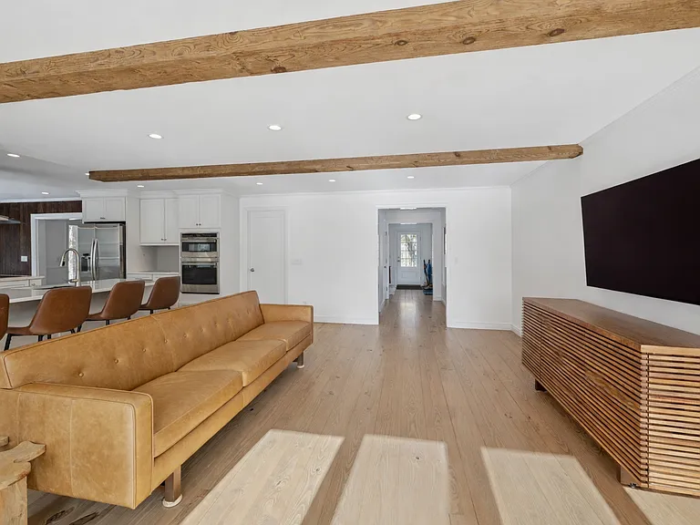 582 Montauk Hwy — Photo 17