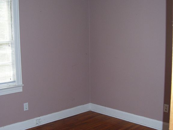 4th image of 6 Elsie Ave #A