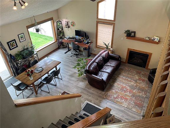 2nd image of 2585 Avalon Rd