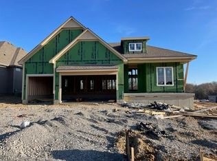 7135 Westgate St, Shawnee, KS 66216