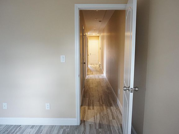 4th image of 10122 99th St
