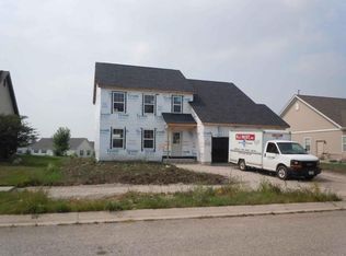 720 S Sugarpine Way, Elkhorn, WI 53121