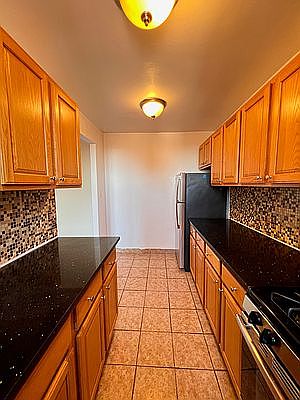 5th image of 142-20 84th Dr #6H