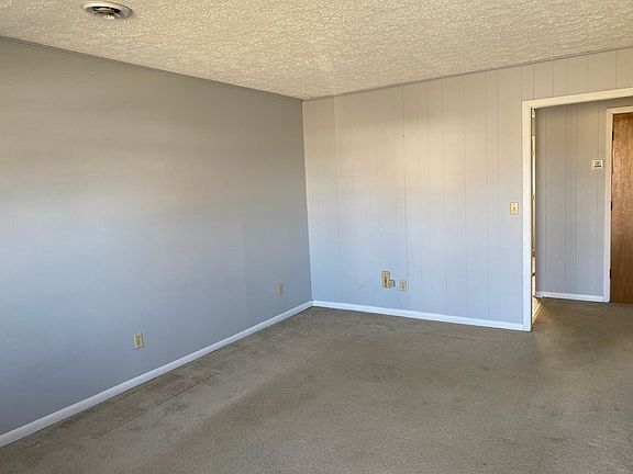 3rd image of 171 Lois Dr Unit 2