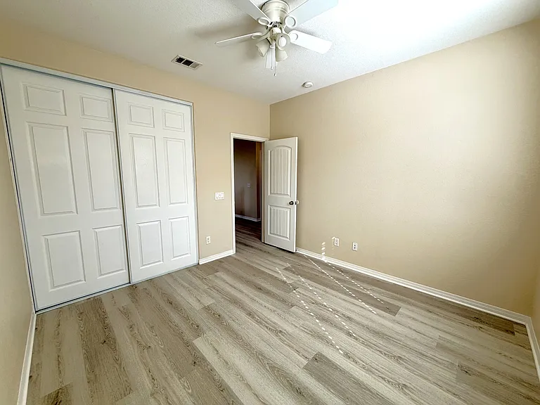 40220 Emily Pl — Photo 48