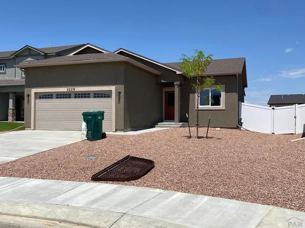 5229 Crested Hill Dr, Pueblo, CO 81008