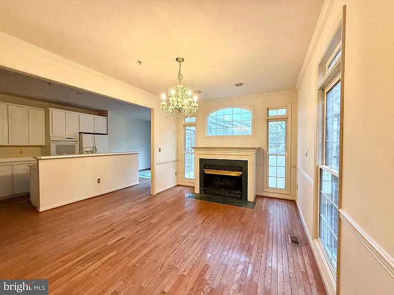 552 Winding Rose Dr — Photo 4