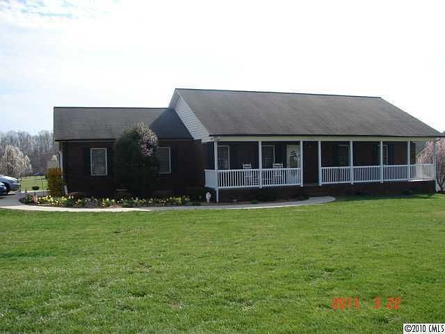 1st image of 229 Antler Dr