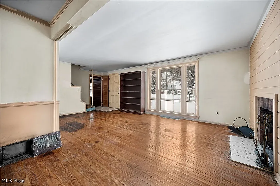 5 bed, 2300 sqft, $4,500 — Photo 3