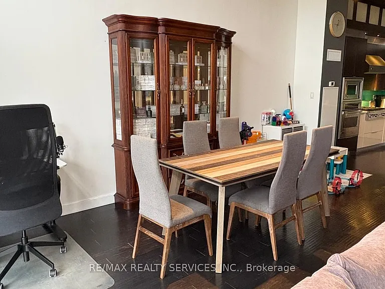 90 Sumach St #406 — Photo 22
