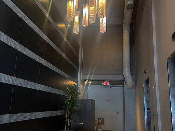 3rd image of 645 W 9th St Floor 4