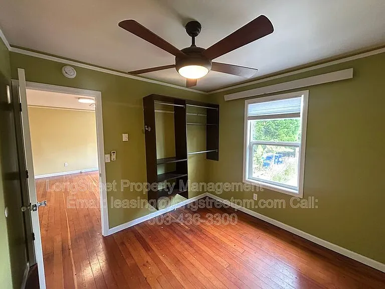 4725 NE 50th Pl — Photo 9