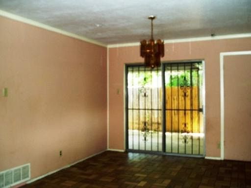 4th image of 831 SPRING PARK DR