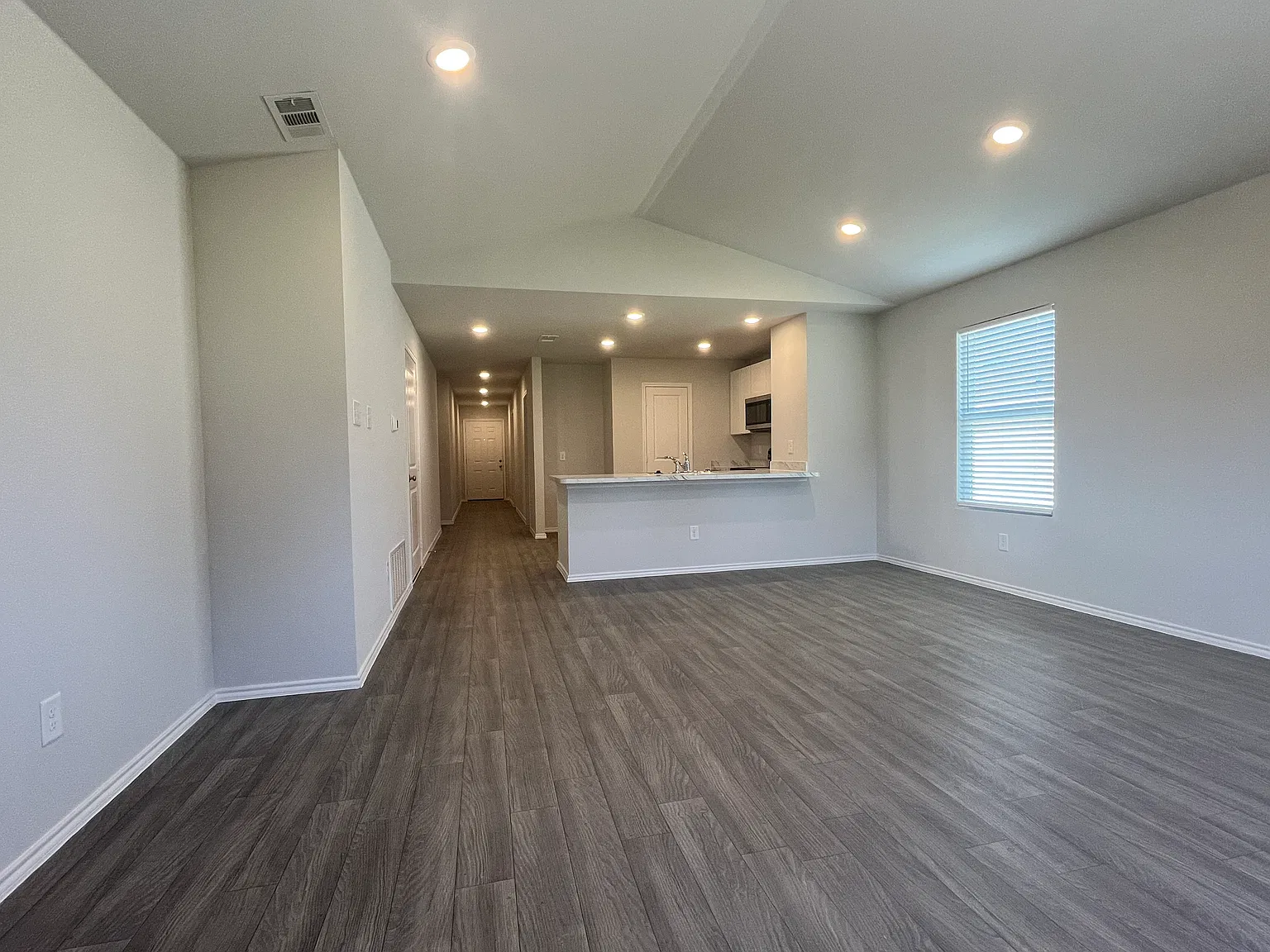 4 bed, 1510 sqft, $1,995 — Photo 2