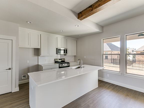 3rd image of 622 Community Ln