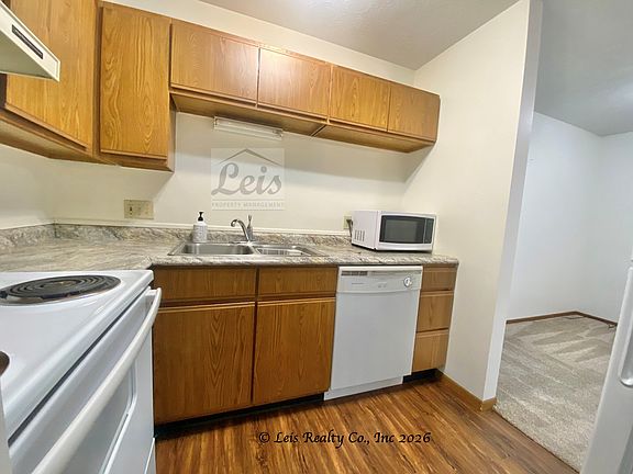 5th image of 552 Stonecastle Ct APT B1-1
