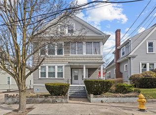 17 Boutwell St, Pawtucket, RI 02860