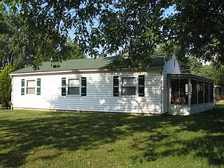 1st image of 10 Richards Dr