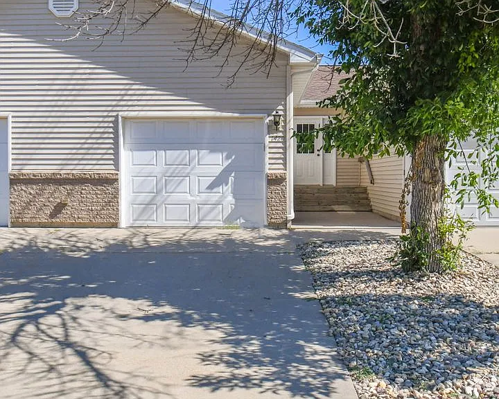 1420 E Redwood Blvd — Photo 3