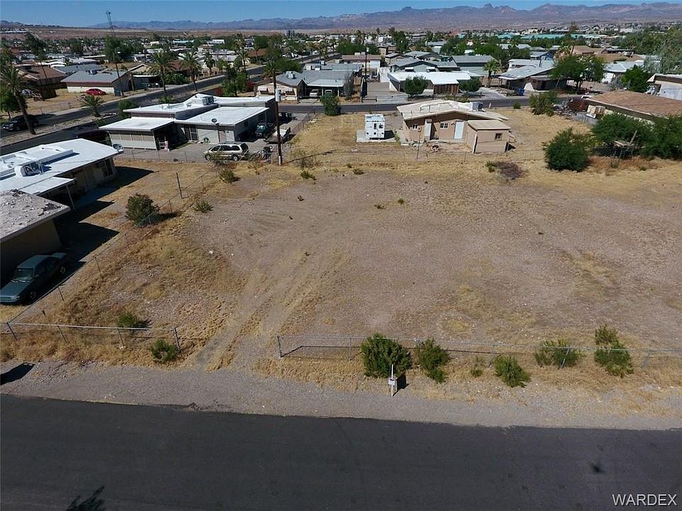 1st image of 879 Sandy Beach Dr