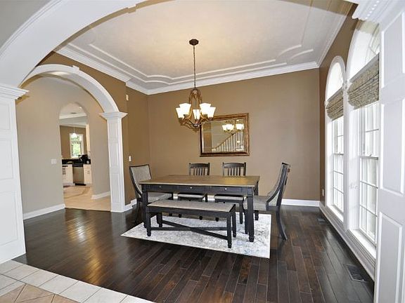 3rd image of 60861 Whispering Hills Dr