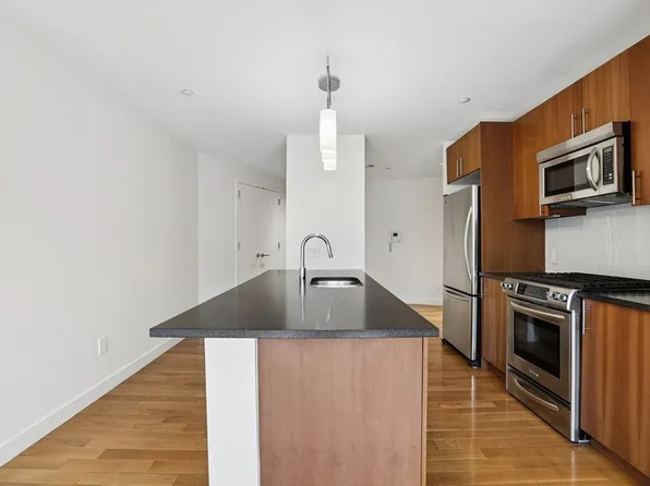 3260 Henry Hudson Parkway image 1 of 8